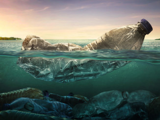 Plastic,Water,Bottles,Pollution,In,Ocean,(environment,Concept)