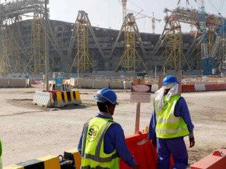 qatar-stadium-workers