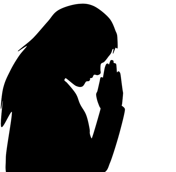 woman-praying-1935165_960_720