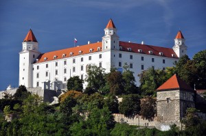 1280px-Bratislava,_Hrad,_Slovensko