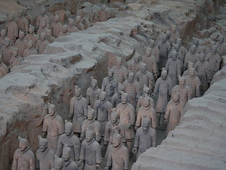 Terracotta_Army_Pit_1_-_2