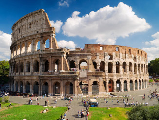 2_UltimateRome_TheColosseum