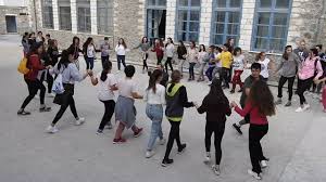 Οι μαθητές μας χορεύουν